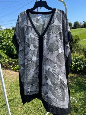 Merona Black and White Leaf-Print Sheer Kimono